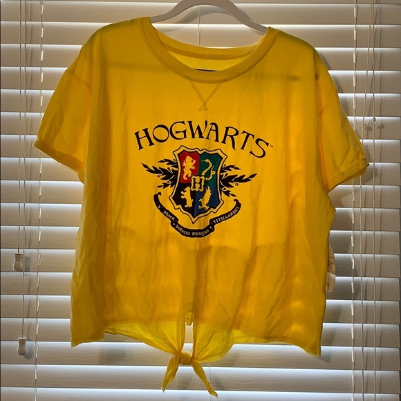 Tops - Yellow Harry Potter Hogwarts T-shirt